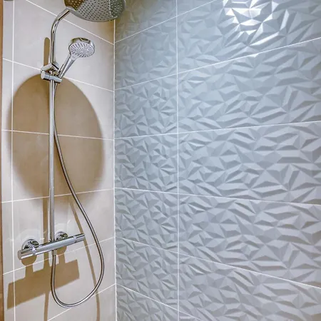 Cosy Parking Gratuit Jardinet Refait A Neuf アパート コサード